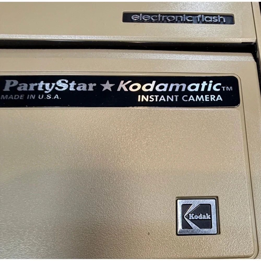 Kodak Koda Matic Instant Color Film Camera HS144-10 Tan Vintage Retro Flash